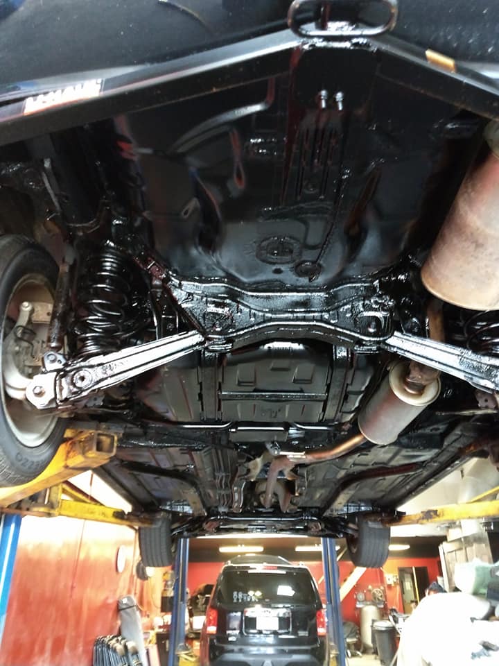 Diagnostic d'un bruit suspect sous le véhicule chez Garage Path57 à Montréal